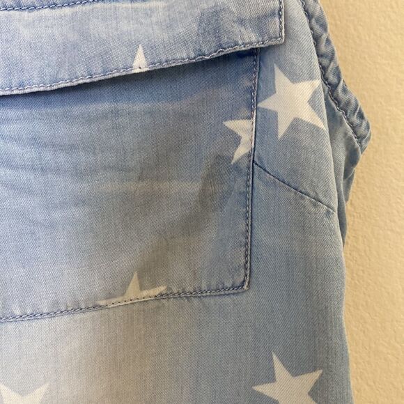 Soho Sleeveless Button Down Too with Stars Size Small - Picture 5 of 8